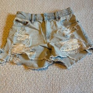 American Eagle 90’s Boyfriend  Strigid Distressed Short